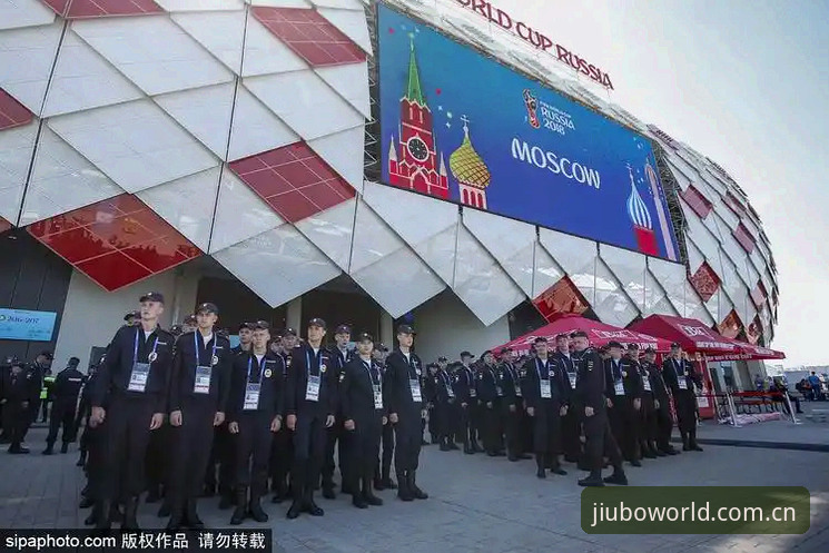世界杯安保策略调整实用指南：从英国警员缩减看赛事安全新常态